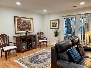 203A Locust St SE in Vienna, VA - Foto de edificio - Building Photo