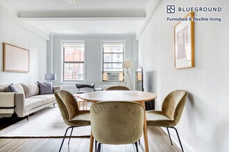 210 W 70th St in New York, NY - Building Photo - Building Photo