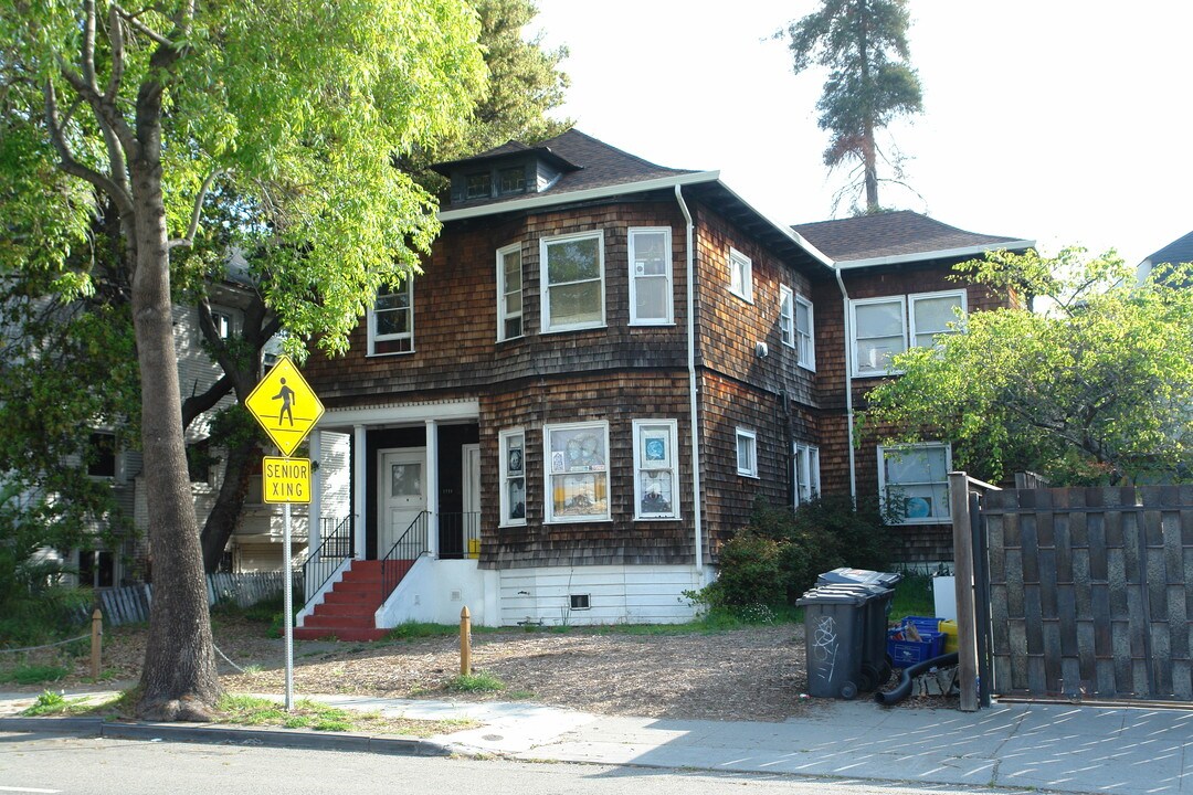 1911 Martin Luther King Jr Way in Berkeley, CA - Foto de edificio