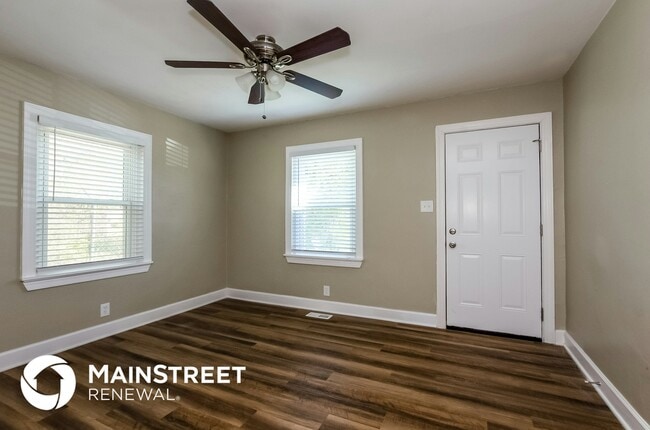 928 Holland Ave in Charlotte, NC - Foto de edificio - Building Photo