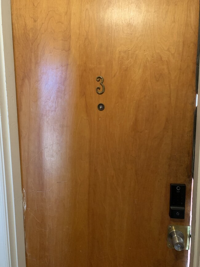 3069 Glenmore Ave in Cincinnati, OH - Building Photo - Building Photo