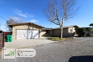 19250 Hill St in Anderson, CA - Building Photo