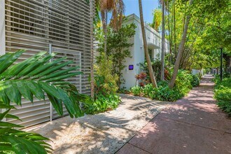 421 Meridian Ave in Miami Beach, FL - Building Photo - Building Photo