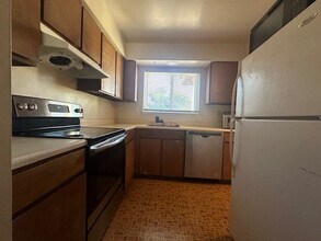 3265 Gypsum Rd in Reno, NV - Building Photo - Building Photo