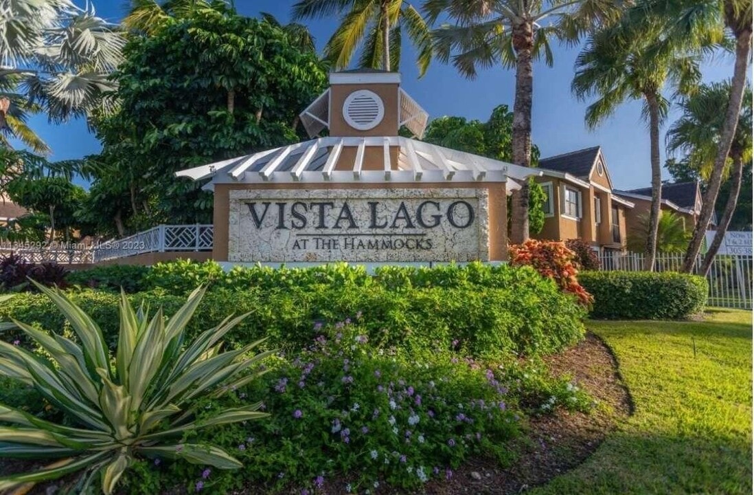 10670 SW 156th Pl in Miami, FL - Foto de edificio