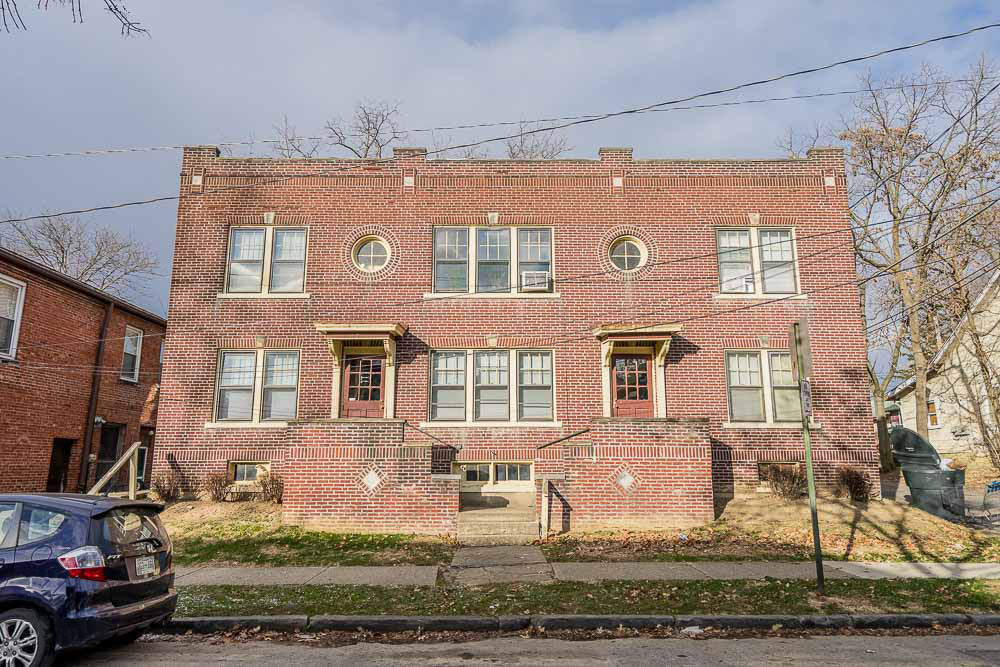 384 E Maynard Ave in Columbus, OH - Building Photo