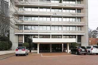 Plaza Towers in Atlanta, GA - Building Photo - Building Photo
