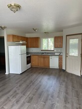 Ascot Place Apartments in Portland, OR - Building Photo - Interior Photo