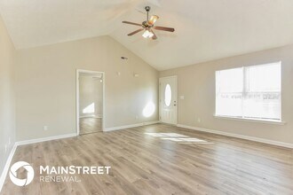 220 Highland Oaks Dr in Murfreesboro, TN - Foto de edificio - Building Photo