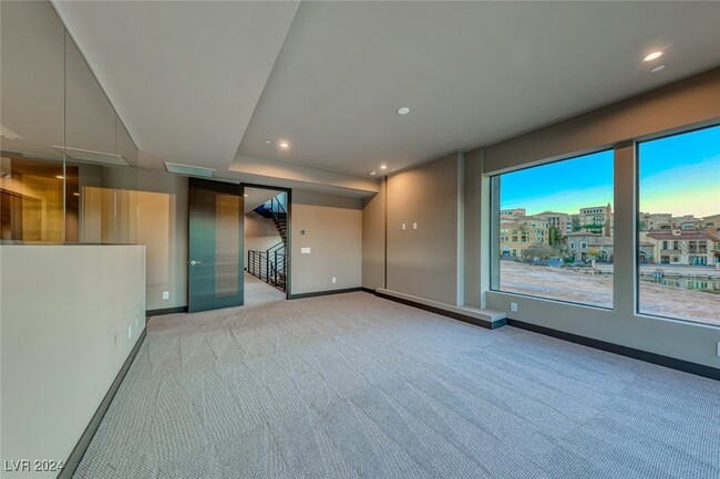 26 Lakefront Dr in Henderson, NV - Building Photo - Building Photo