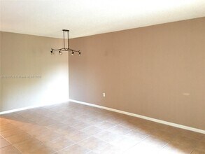 15731 SW 137th Ave in Miami, FL - Building Photo - Building Photo