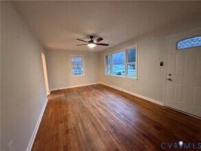 21718 Magnolia Ave in Petersburg, VA - Foto de edificio - Building Photo