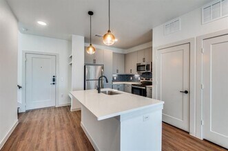 627 N Lancaster Ave in Dallas, TX - Building Photo - Building Photo