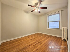 540 W Surf St in Chicago, IL - Building Photo - Building Photo