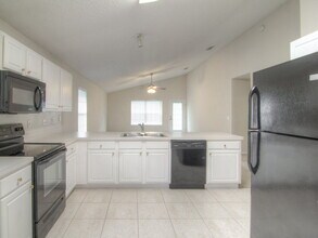 7317 Ironside Dr E in Jacksonville, FL - Foto de edificio - Building Photo