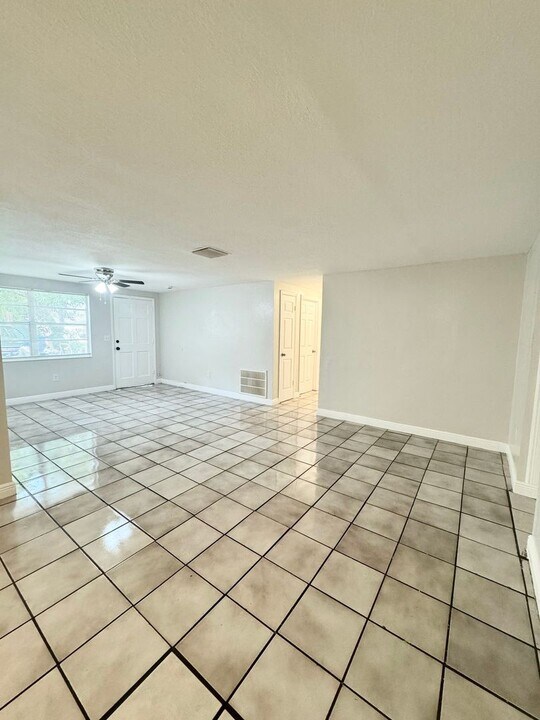 3524 Hoover Dr in Holiday, FL - Building Photo
