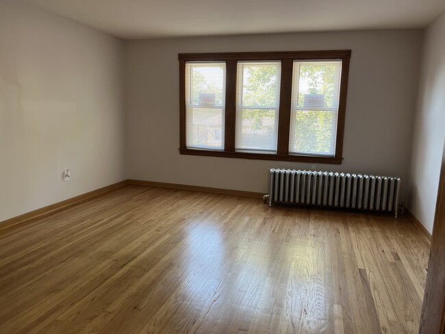 3049 N Kenneth Ave in Chicago, IL - Building Photo - Building Photo