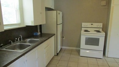 1329 NW 95th St in Oklahoma City, OK - Building Photo - Building Photo