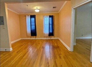 286 Manhattan Ave in Jersey City, NJ - Building Photo - Building Photo