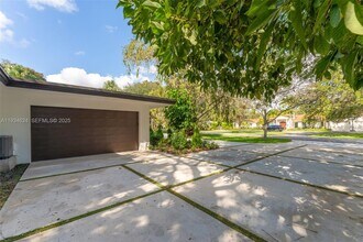 7760 SW 125th Terrace in Miami, FL - Building Photo - Building Photo