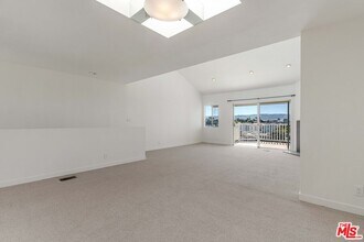 225 S Lucia Ave in Redondo Beach, CA - Building Photo - Building Photo