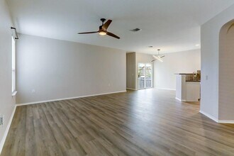 11108 Helms Deep Dr in Austin, TX - Building Photo - Building Photo