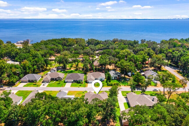 61 Spruce St in Freeport, FL - Building Photo - Building Photo