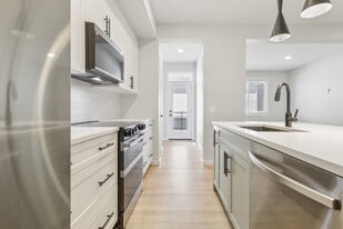20752-20724 24 Ave NW in Edmonton, AB - Building Photo