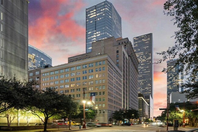1120 Texas Ave in Houston, TX - Building Photo - Building Photo