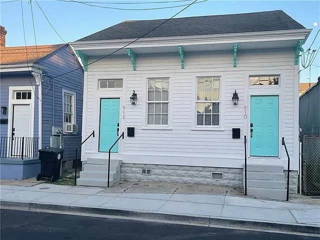 property at 912 N Prieur St