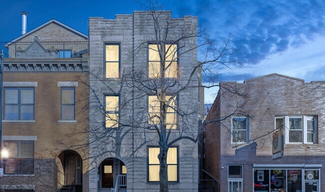 property at 949 N Damen Ave