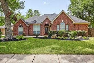 6734 Wildacre Dr in Sugar Land, TX - Building Photo - Building Photo