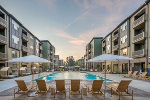 The Dakota in Raleigh, NC - Building Photo