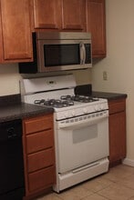 210 Tompkins St, Unit #1 in Syracuse, NY - Building Photo - Building Photo