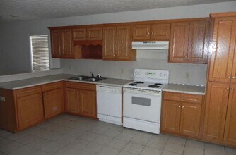 715 Pine Hill Ct in Phenix City, AL - Building Photo - Building Photo