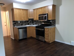 1902 Rosewood Ct in Darien, IL - Building Photo - Building Photo