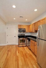 27 Crosby Rd in Newton, MA - Building Photo - Building Photo