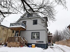 25 Krug St in Kitchener, ON - Building Photo