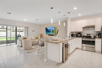 9006 Pinales Wy in Kissimmee, FL - Building Photo - Building Photo