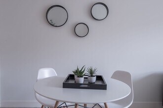 856 Beacon St, Unit 205 in Boston, MA - Foto de edificio - Building Photo