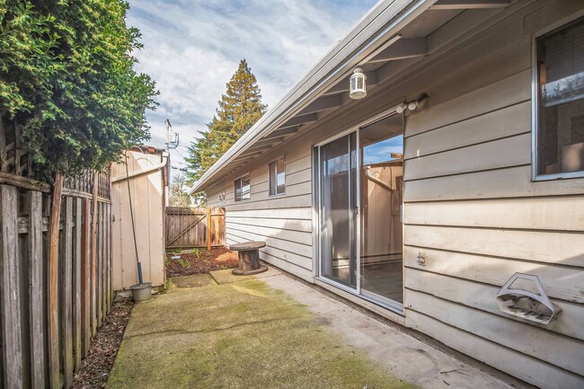 444 SE 11th Ave in Hillsboro, OR - Building Photo - Building Photo