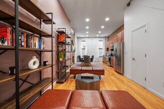 285 Pleasant Ave in New York, NY - Building Photo - Building Photo