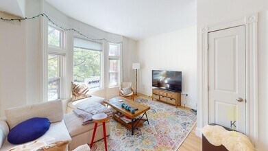 5 Davis Ave in Brookline, MA - Building Photo - Building Photo