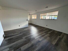 211 S Brentwood St in Lakewood, CO - Building Photo