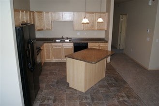 Stonebridge Town Homes in Minot, ND - Foto de edificio - Building Photo