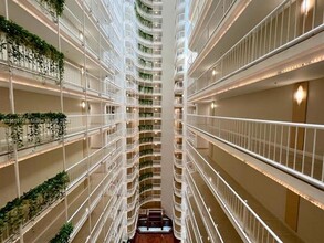 1717 N Bayshore Dr, Unit A-1253 in Miami, FL - Building Photo - Building Photo