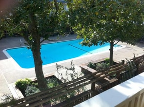 125 Nova Albion Way in San Rafael, CA - Building Photo - Building Photo