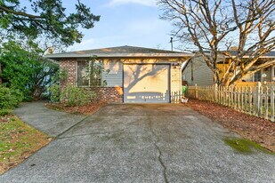 6432 SE 63rd Ave in Portland, OR - Building Photo