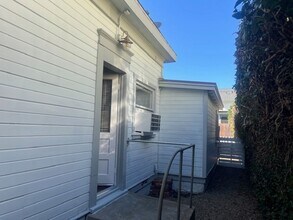 329-335 E Palmyra Ave in Orange, CA - Building Photo - Building Photo