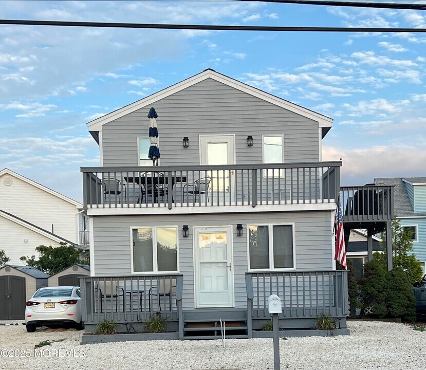 2210 Central Ave in Ship Bottom, NJ - Building Photo